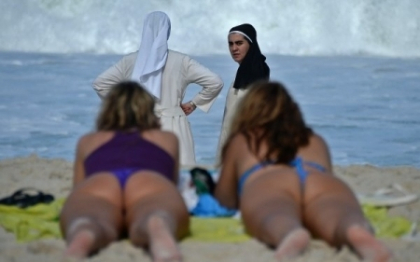 Cum a aratat "intalnirea intre doua lumi" pe Copacabana, in timpul vizitei Papei Francisc Cum a aratat "intalnirea intre doua lumi" pe Copacabana, in timpul vizitei Papei Francisc