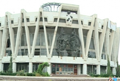 Doar in Moldova se poate intimpla: A disparut capul unui clovn de pe frontispiciul circului Doar in Moldova se poate intimpla: A disparut capul unui clovn de pe frontispiciul circului