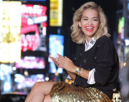 A purtat o fusta atat de transparenta incat i s-a vazut lenjeria intima. Cum a pozat Rita Ora