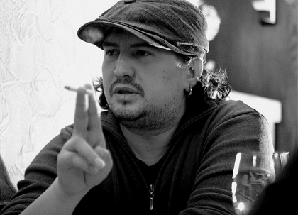 Nicu Tarna nu se linisteste! Ii adreseaza o noua replica bloggeritei care i-a criticat sotia si nasa
Nicu Tarna nu se linisteste! Ii adreseaza o noua replica bloggeritei care i-a criticat sotia si nasa