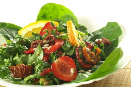3 retete delicioase de salate cu fructe si legume 3 retete delicioase de salate cu fructe si legume