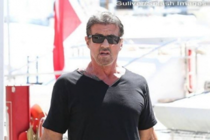 E cu 23 de ani mai tanara decat el! Uite cum arata sotia lui Sylvester Stallone la plaja - FOTO
E cu 23 de ani mai tanara decat el! Uite cum arata sotia lui Sylvester Stallone la plaja - FOTO