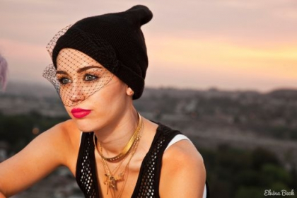 Miley Cyrus, o noua dovada de inconstienta. Ce lucru ilegal a facut cantareata Miley Cyrus, o noua dovada de inconstienta. Ce lucru ilegal a facut cantareata