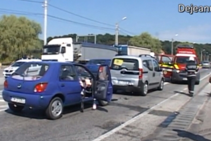Doi moldoveni care se intorceau din Italia, implicati intr-un accident in Romania Doi moldoveni care se intorceau din Italia, implicati intr-un accident in Romania