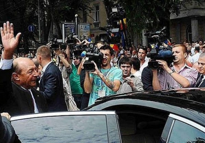 " Nu candidati la presedintia Republicii Moldova?" Ce a raspuns Traian Basescu la aceasta intrebare " Nu candidati la presedintia Republicii Moldova?" Ce a raspuns Traian Basescu la aceasta intrebare
