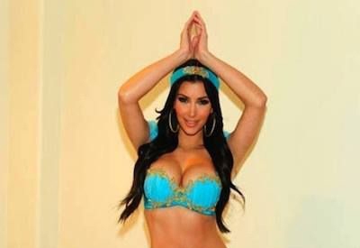 "Arata ca doi pepeni uriasi!" Cine a zis asta despre sanii lui Kim Kardashian "Arata ca doi pepeni uriasi!" Cine a zis asta despre sanii lui Kim Kardashian
