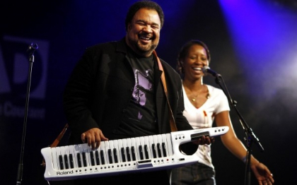 George Duke, artistul care a cantat alaturi de Michael Jackson si Miles Davis, a murit la 67 de ani George Duke, artistul care a cantat alaturi de Michael Jackson si Miles Davis, a murit la 67 de ani