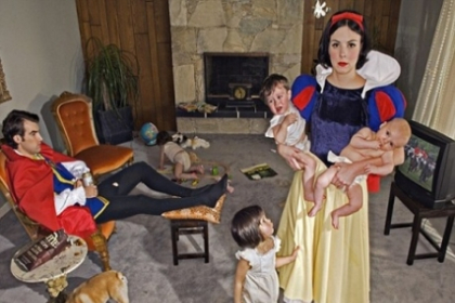 Nefericite pana la adanci batraneti: cum arata printesele Disney, cu cancer sau batute mar - FOTO Nefericite pana la adanci batraneti: cum arata printesele Disney, cu cancer sau batute mar - FOTO