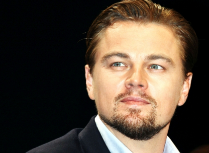E atat de frumoasa incat se uita la ea cu binoclul. Cum arata femeia care l-a cucerit pe Leonardo DiCaprio E atat de frumoasa incat se uita la ea cu binoclul. Cum arata femeia care l-a cucerit pe Leonardo DiCaprio
