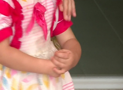 Fetita din Rezina care a ajuns sa traiasca in spitalul din Rezina, transferata la o casa de copii Fetita din Rezina care a ajuns sa traiasca in spitalul din Rezina, transferata la o casa de copii