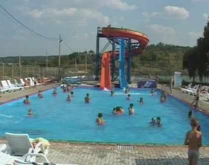 La Balti zeci de oameni s-au racorit direct la aquapark: Distractia, insa, costa La Balti zeci de oameni s-au racorit direct la aquapark: Distractia, insa, costa