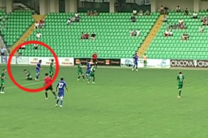 Boxer sau fotbalist? E revoltator ce si-a permis sa faca pe teren un mijlocas de la FC Academia