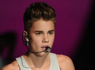 Ea este cea care i-a despartit pe Justin Bieber si Selena Gomez. Primele declaratii ale fetei Ea este cea care i-a despartit pe Justin Bieber si Selena Gomez. Primele declaratii ale fetei
