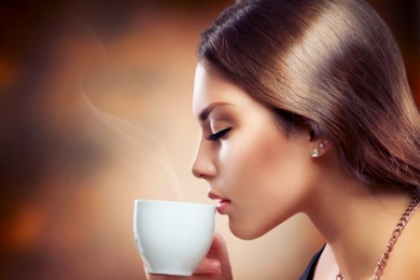 Bautura minune care te mentine tanara. Tu ai putea sa bei asa ceva?