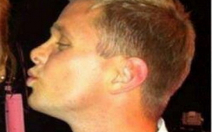 Au ras prietenii de el cand s-a laudat cu noua cucerire. Cum arata tanara - FOTO
