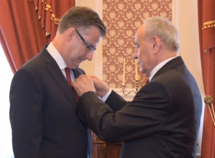 Dirk Schuebel, decorat cu Ordinul de Onoare: "Am lucrat cu creierul, dar si cu inima" Dirk Schuebel, decorat cu Ordinul de Onoare: "Am lucrat cu creierul, dar si cu inima"