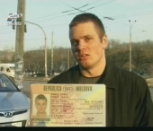 S-a ales cu gauri in ochi pe fotografia din permisul de conducere S-a ales cu gauri in ochi pe fotografia din permisul de conducere