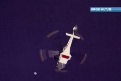Cascadorul care a jucat rolul lui James Bond a murit dupa un salt nereusit din elicopter Cascadorul care a jucat rolul lui James Bond a murit dupa un salt nereusit din elicopter