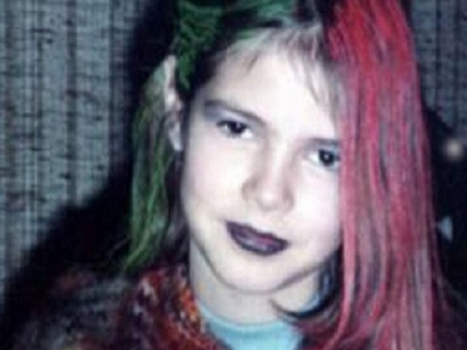 La 9 ani era o rockerita GOTH. O recunosti? Acum e una dintre cele mai frumoase femei din lume - FOTO La 9 ani era o rockerita GOTH. O recunosti? Acum e una dintre cele mai frumoase femei din lume - FOTO