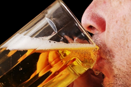 Motivul pentru care barbatii trebuie sa consume alcool cu masura Motivul pentru care barbatii trebuie sa consume alcool cu masura