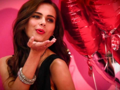 TEAPA pentru Xenia Deli? Cine e bruneta care a inlocuit-o in videoclipul lui Iglesias - VIDEO
