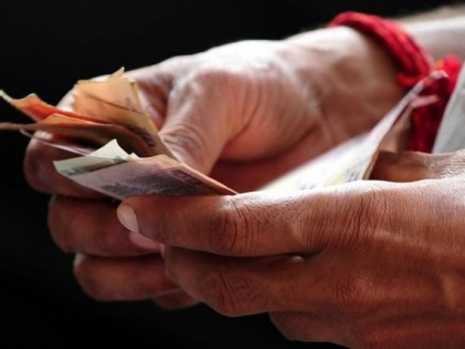Se mai prabuseste un stat. Investitorii se grabesc sa scoata banii din tara Se mai prabuseste un stat. Investitorii se grabesc sa scoata banii din tara