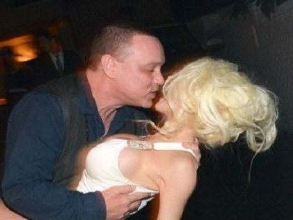 Courtney Stodden a facut furori pe covorul rosu. Uite cum s-a imbracat mireasa minora - FOTO Courtney Stodden a facut furori pe covorul rosu. Uite cum s-a imbracat mireasa minora - FOTO