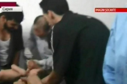 Imaginile din Siria, in care apar peste o mie de oameni morti, ar fi fost regizate. Ce spun expertii Imaginile din Siria, in care apar peste o mie de oameni morti, ar fi fost regizate. Ce spun expertii