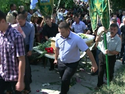 Zi neagra la Ialoveni. Presedintele raionului, Nicolae Andronachi, petrecut pe ultimul drum Zi neagra la Ialoveni. Presedintele raionului, Nicolae Andronachi, petrecut pe ultimul drum