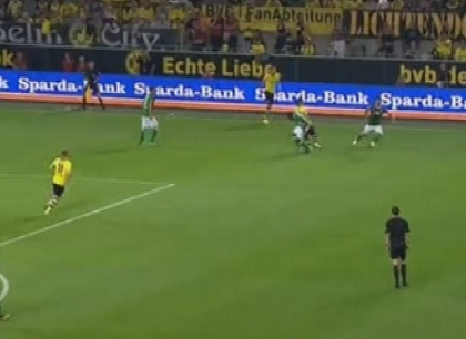 Borussia Dortmund, la a treia victorie consecutiva in Bundesliga. Vezi cum a invins-o pe Werder Bremen Borussia Dortmund, la a treia victorie consecutiva in Bundesliga. Vezi cum a invins-o pe Werder Bremen