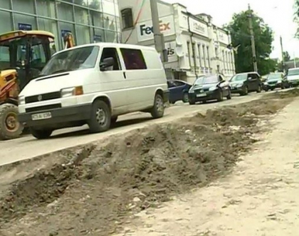 Ambuteiaje kilometrice, accidente si nervi intinsi la maxim, pe strazile din capitala: "Au revenit la munca"