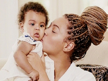 Poza pe care Beyonce n-ar dori sa o vada. Copilul din flori al lui Jay-Z seamana bine cu micuta Blue Ivy Poza pe care Beyonce n-ar dori sa o vada. Copilul din flori al lui Jay-Z seamana bine cu micuta Blue Ivy