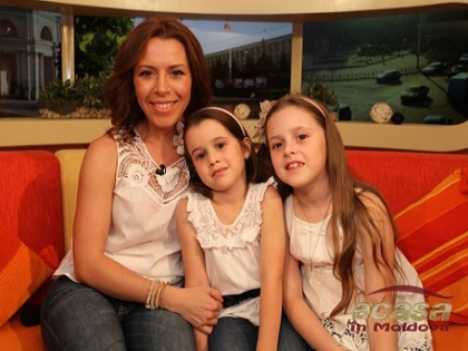 Fiica Nonei Marian merge pentru prima data la scoala. Uite cat de frumos recita poezii - VIDEO Fiica Nonei Marian merge pentru prima data la scoala. Uite cat de frumos recita poezii - VIDEO