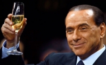 Au o diferenta de varsta de aproximativ jumatate de SECOL. Cum arata iubita sexy a lui Silvio Berlusconi - FOTO Au o diferenta de varsta de aproximativ jumatate de SECOL. Cum arata iubita sexy a lui Silvio Berlusconi - FOTO