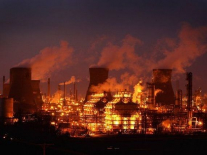 Nemtii fura, rusii vand la jumate, noi platim extra. Cum circula miliardele din mafia petrolului Nemtii fura, rusii vand la jumate, noi platim extra. Cum circula miliardele din mafia petrolului