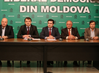 Fractiunea municipala a PLDM ameninta ca trece in opozitie: S-a format o alianta intre PL si PCRM Fractiunea municipala a PLDM ameninta ca trece in opozitie: S-a format o alianta intre PL si PCRM