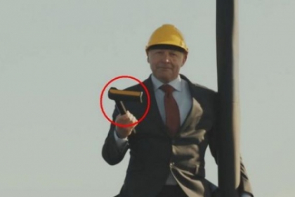 Gest extrem al presedintelui Volvo. A speriat tot internetul cu un filmulet complet nebun. VIDEO Gest extrem al presedintelui Volvo. A speriat tot internetul cu un filmulet complet nebun. VIDEO