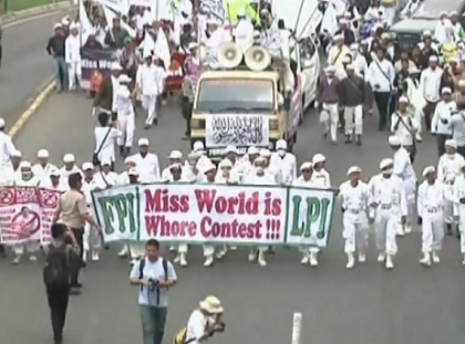 Indonezia, tara gazda a Miss World de anul acesta, protesteaza fata de organizarea concursului Indonezia, tara gazda a Miss World de anul acesta, protesteaza fata de organizarea concursului
