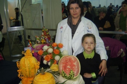 O moldoveanca are o pasiune inedita: face din mancare, arta! Afla cum - VIDEO O moldoveanca are o pasiune inedita: face din mancare, arta! Afla cum - VIDEO