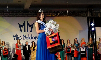 Scandalul nu a impiedicat-o! Miss Moldova 2013 e in Indonezia la Miss World. Cum se prezinta - VIDEO
Scandalul nu a impiedicat-o! Miss Moldova 2013 e in Indonezia la Miss World. Cum se prezinta - VIDEO