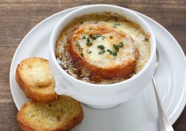 10 cuvinte pe care trebuie sa le stii intr-un restaurant din Franta 10 cuvinte pe care trebuie sa le stii intr-un restaurant din Franta