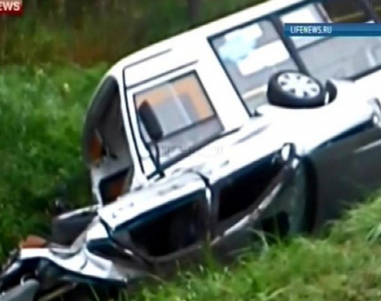 Grav accident la Sankt-Petersburg. Un autobuz s-a ciocnit cu doua masini. Cel putin 5 oameni au murit Grav accident la Sankt-Petersburg. Un autobuz s-a ciocnit cu doua masini. Cel putin 5 oameni au murit