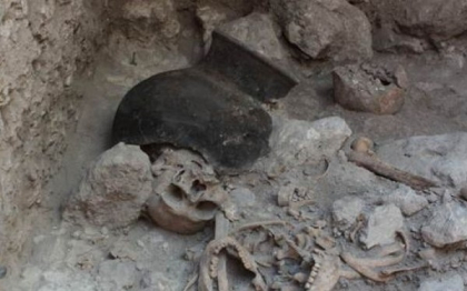 Arheologii au fost ingroziti cand au vazut ce era in mormantul mayas: 24 de trupuri mutilate Arheologii au fost ingroziti cand au vazut ce era in mormantul mayas: 24 de trupuri mutilate
