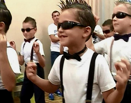 Zeci de talente pe metru patrat. Cum s-au prezentat moldovenii la preselectia pentru "Romanii au Talent"