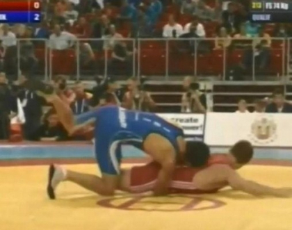 Dezastrul pentru luptatorii moldoveni la campionatul mondial de la Budapesta: Burca a fost eliminat