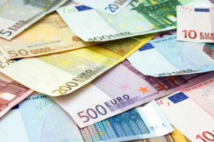 Record pentru moneda europeana, in timp ce dolarul continua sa scada. Cum explica autoritatile Record pentru moneda europeana, in timp ce dolarul continua sa scada. Cum explica autoritatile