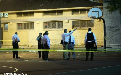 Inca un atac armat in SUA. Un barbat a deschis focul intr-un parc din Chicago si a ranit 13 oameni