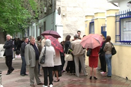 Moldovenii vor putea obtine vize Schenghen fara sa stea la coada Moldovenii vor putea obtine vize Schenghen fara sa stea la coada