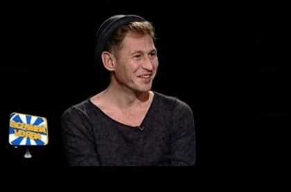 Mircea Solcanu: "Noi purtam pantaloni, iar arhiepiscopii nu". Vezi un interviu plin de umor al vedetei AcasaTV