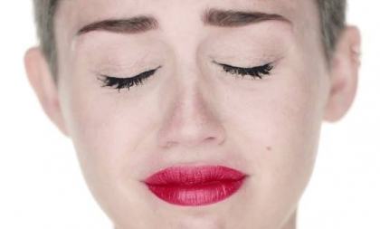 Miley Cyrus e in stare de SOC! Fostul logodnic, fotografiat sarutandu-se cu alta - FOTO
Miley Cyrus e in stare de SOC! Fostul logodnic, fotografiat sarutandu-se cu alta - FOTO